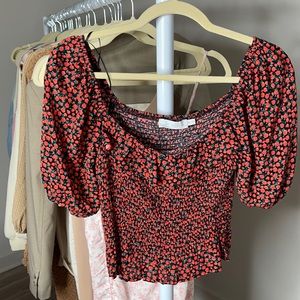 NEW Puffy shoulder blouse